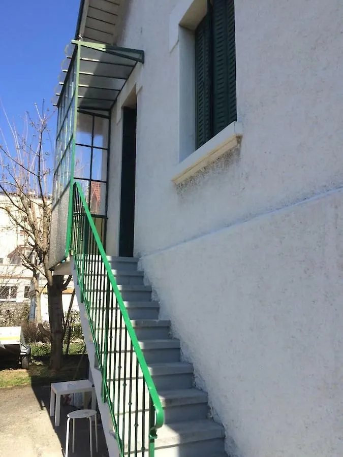 Appartement Studio Bassens à Bassens  France